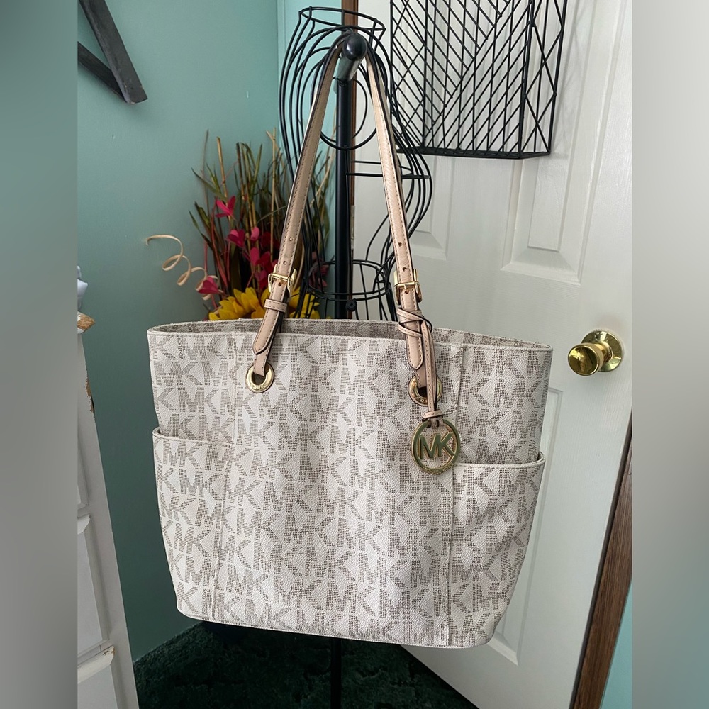 Michael Kors Ivory Vanilla PVC Signature EW Jet Set Tote Bag Purse